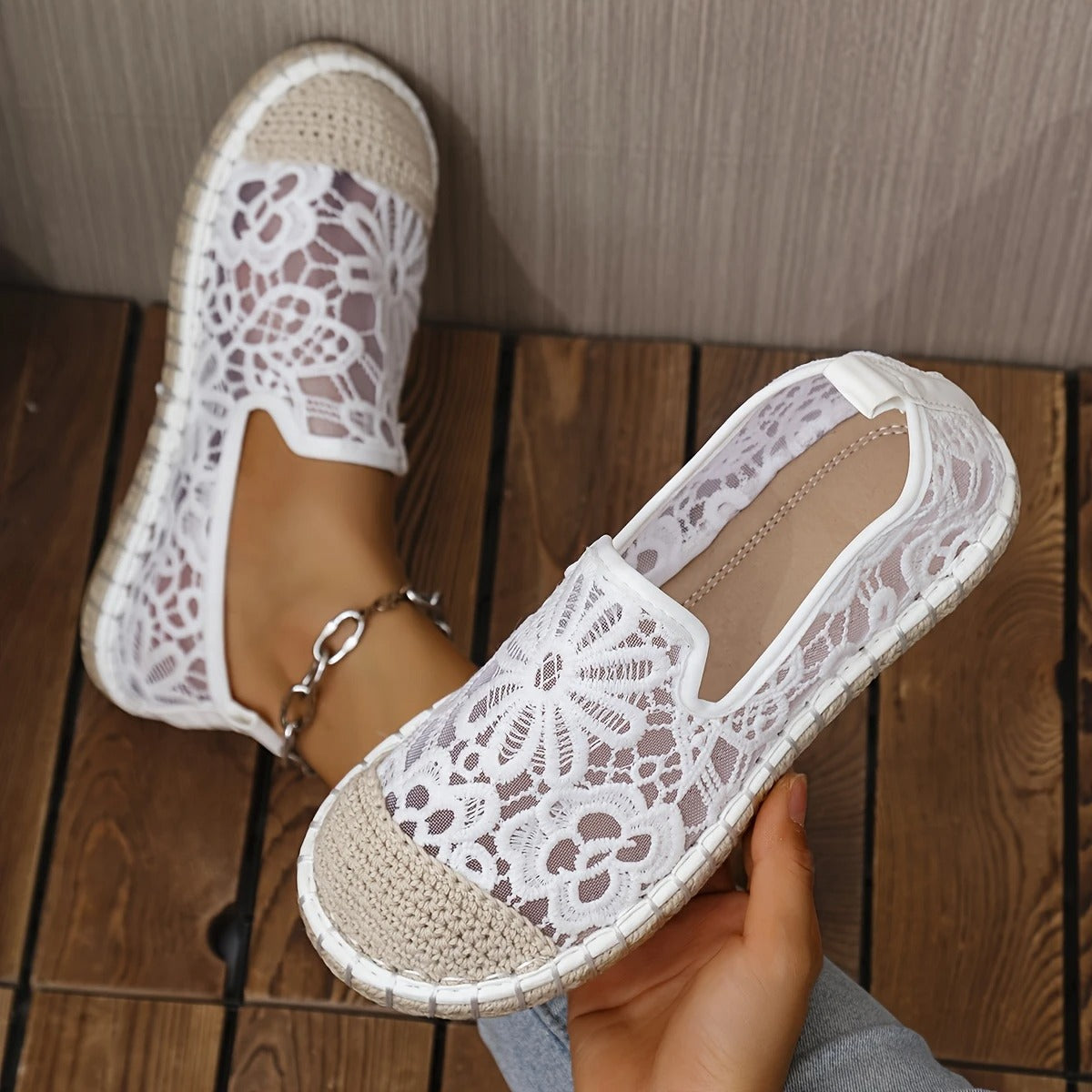 White / 9
