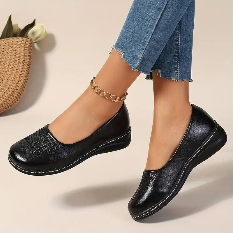 Black / 11